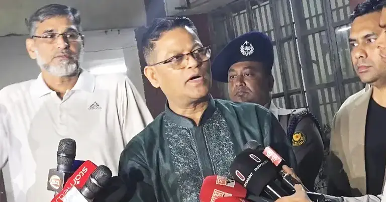 পুলিশের নতুন পোশাক নিয়ে ভাবছে সরকার: আইজিপি